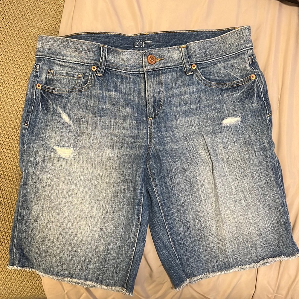 Loft Frayed Denim Cut Off Short, Size 29/8